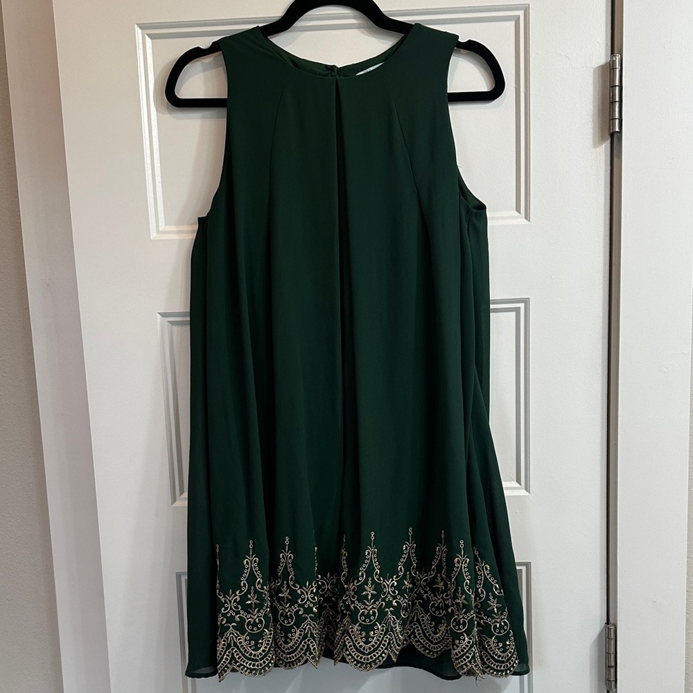 Sleeveless Emerald Green Embroidered Hem Dress